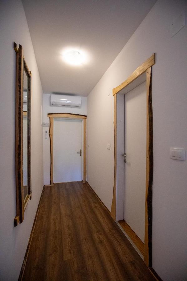 Apartman Mila Josipdol Bagian luar foto